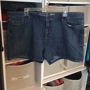 Old Navy Denim shorts sz 20..